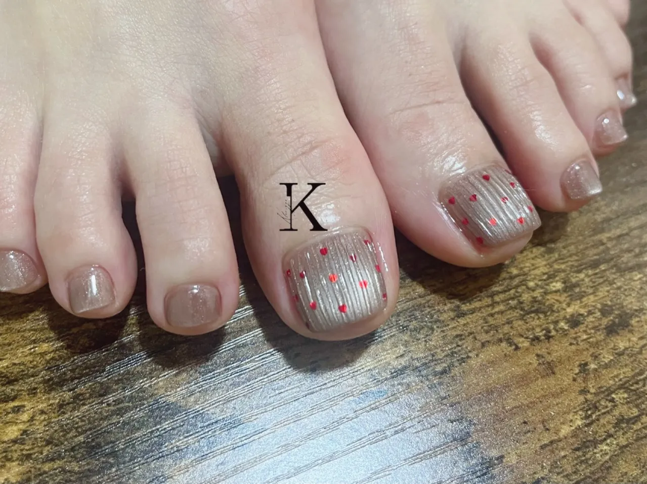 チビハートのフットネイル